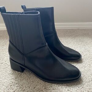 Universal thread ankle boots | Ashely | size 8.5 | like new!